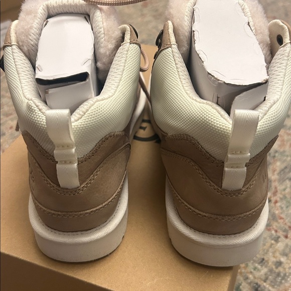 NIB UGG W Highland Hi GTX Gore-Tex Size 8.5 - Picture 6 of 7